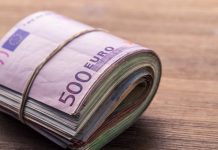 Guvernele ar vrea sa „aresteze” cash-ul cetatenilor in conturile bancilor