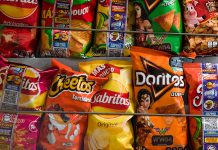 Copiii, fara aparare impotriva publicitatii agresive a industriei alimentare