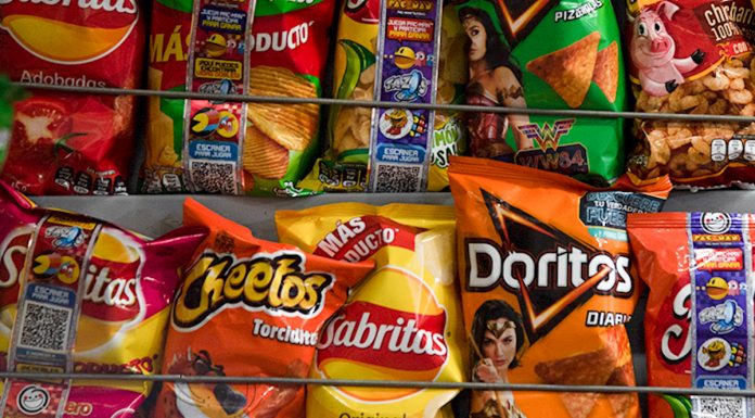 Copiii, fara aparare impotriva publicitatii agresive a industriei alimentare