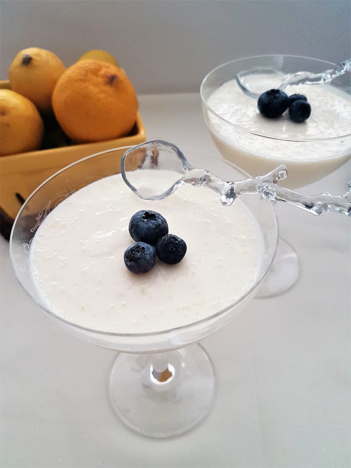 mousse-de-iaurt-si-lamaie.jpg