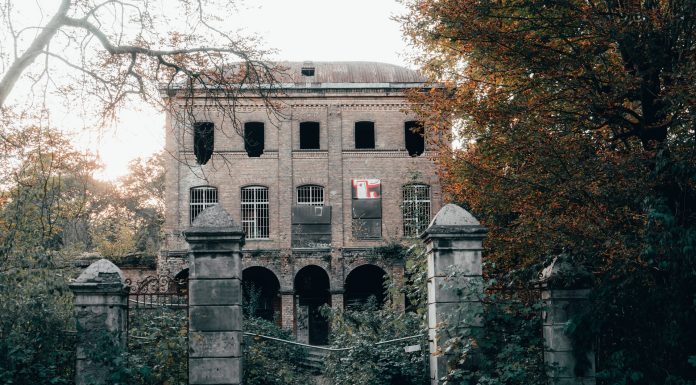 Top 10 cele mai bantuite locuri din lume