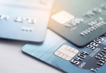 Carduri de credit vs. carduri de debit: Diferente cheie