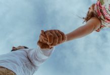 6 semne ale unui stil de atasament dezorganizat: ce inseamna?