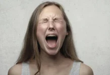 Este yoga buna impotriva furiei si a agresiunii?