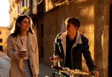 Intalniri online vs. cele traditionale – care functioneaza mai bine in 2025?